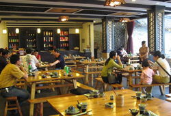 農(nóng)家菜、餐飲服務(wù)、歌舞活動(dòng)——鄉(xiāng)村休閑旅游的三大亮點(diǎn)